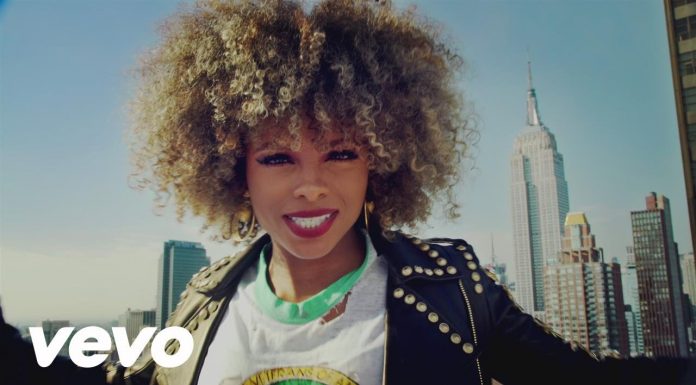 Fleur East : Sax in the City – Video Clip